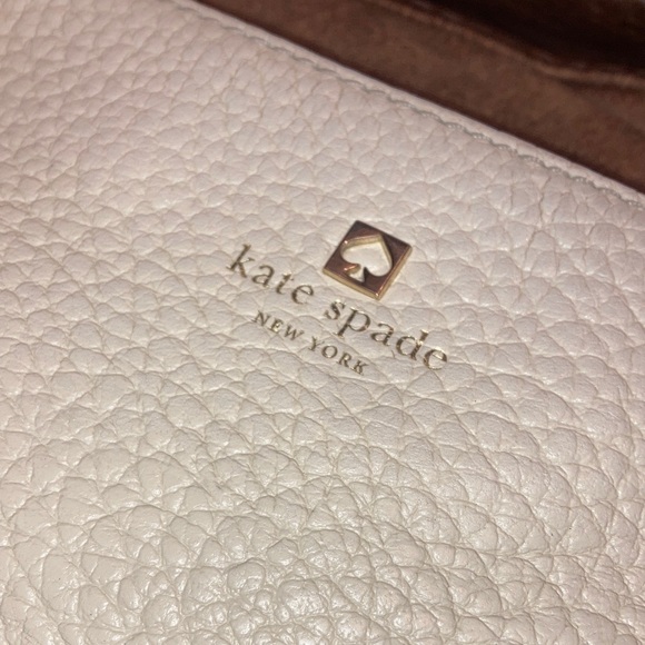 Kate spade Elegant Cream and Black pebbled Leather Shoulder Bag - Picture 2 of 8